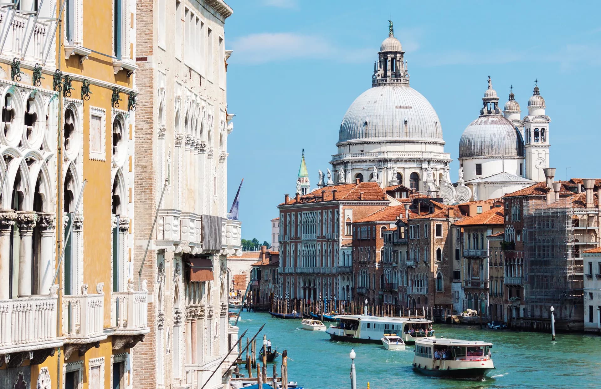 Mostra del Cinema di Venezia 2026: la 83° edizione al Lido — programma, accrediti, come viverla davvero