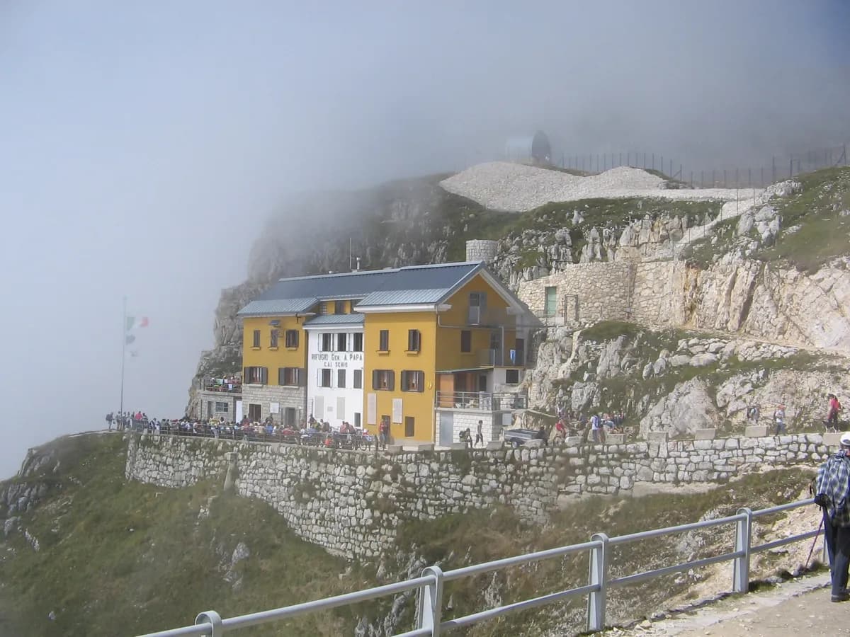 Strada delle 52 Gallerie: l'opera ingegneristica della Grande Guerra costruita in nove mesi sul Monte Pasubio