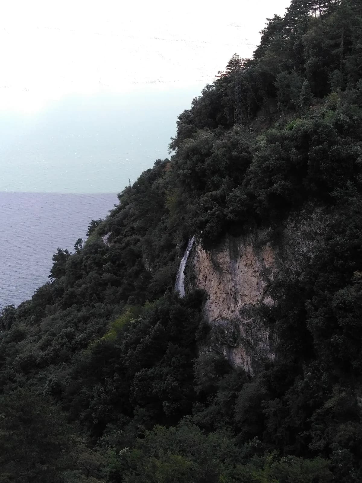 Sentiero del Ponale: la strada scavata nella roccia nel 1851 che ha collegato Riva del Garda alla Valle di Ledro
