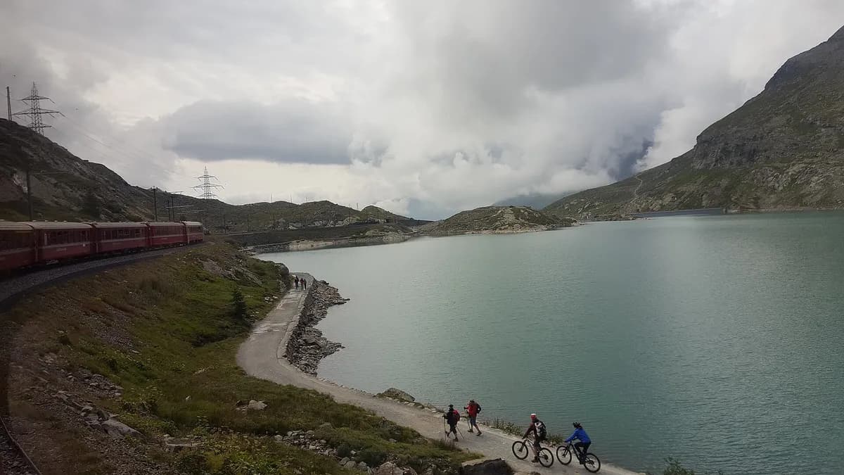 Cinque viaggi su rotaia che in Italia funzionano davvero: i treni storici da prendere nel 2026
